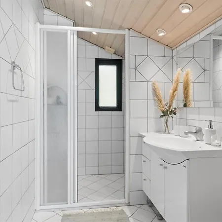 Emelita - 1-1km From The Sea By Interhome *