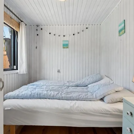 Emelita - 1-1km From The Sea By Interhome *